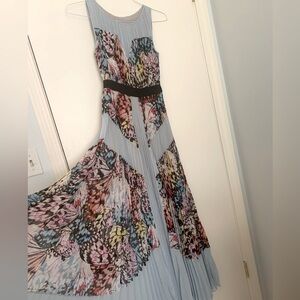 BCBGMAXAZRIA Sleeveless Pleated Butterfly Floral Gown